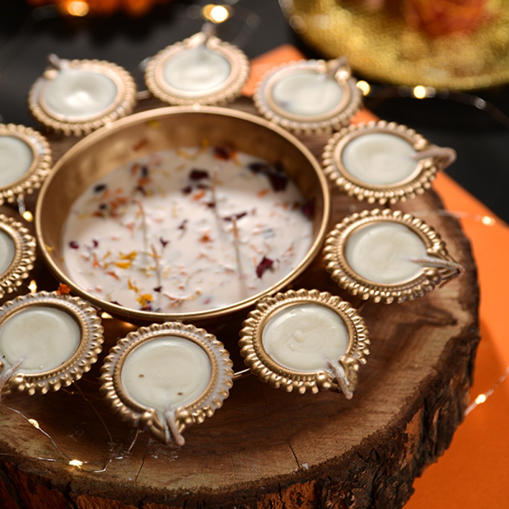 10 Diyas Circle Shapped Urli Candle