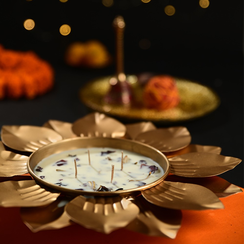 Lotus Petals Shaped Urli Candle
